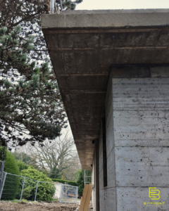 l'ancienne toiture révèle une structure bien conçue